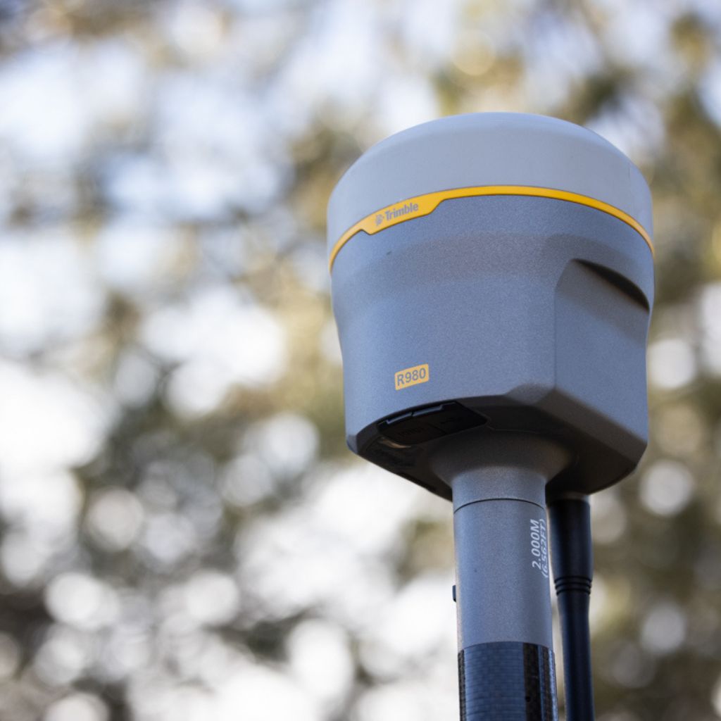 R980-111-50-UHF-BRO-PERP Trimble R980 - GNSS prijemnik, UHF, Baza Rover, trajna konfiguracija, punjač